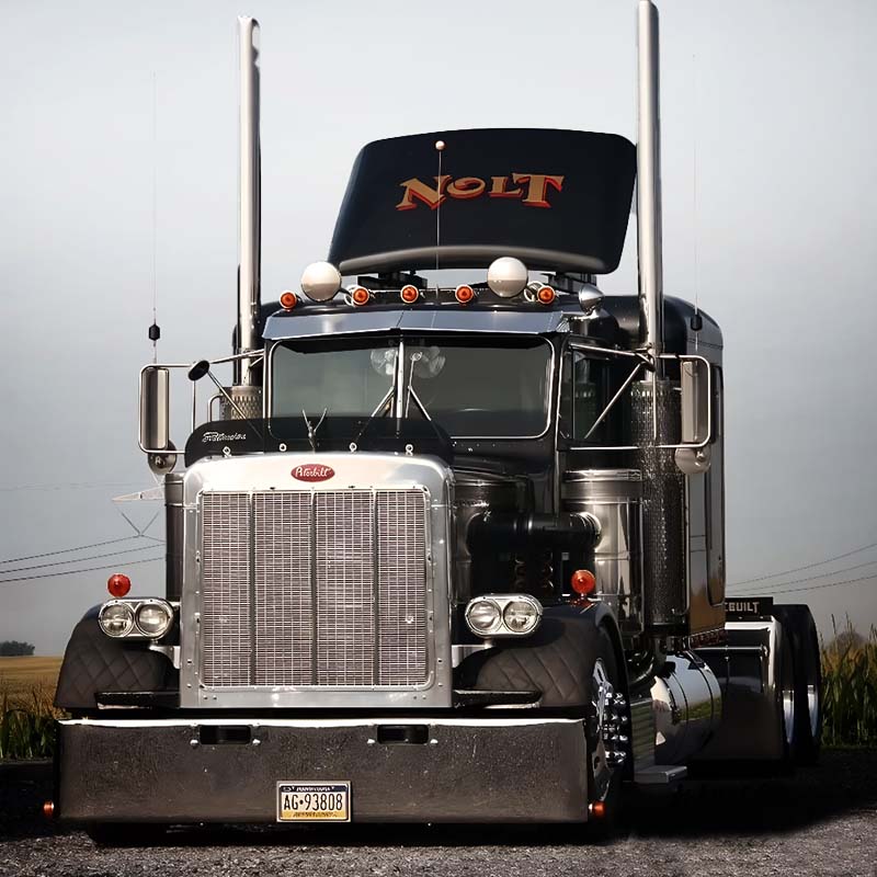 کامیون آمریکایی دماغ دار - تصویر نمونه رنگ مشکی با اسپویلر روی سقف